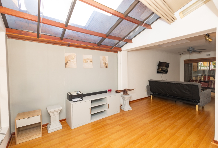 3 Bedroom Property for Sale in Table View Western Cape